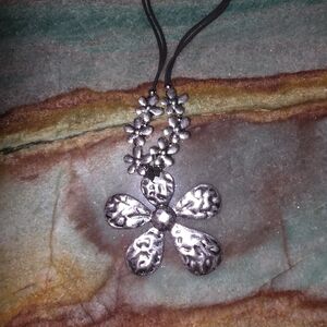 Floral Daisy Necklace